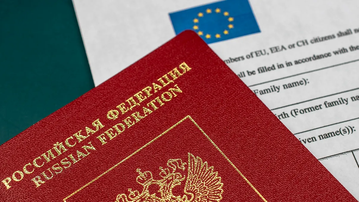 UE vrea să înăsprească vizele pentru cetățenii ruși