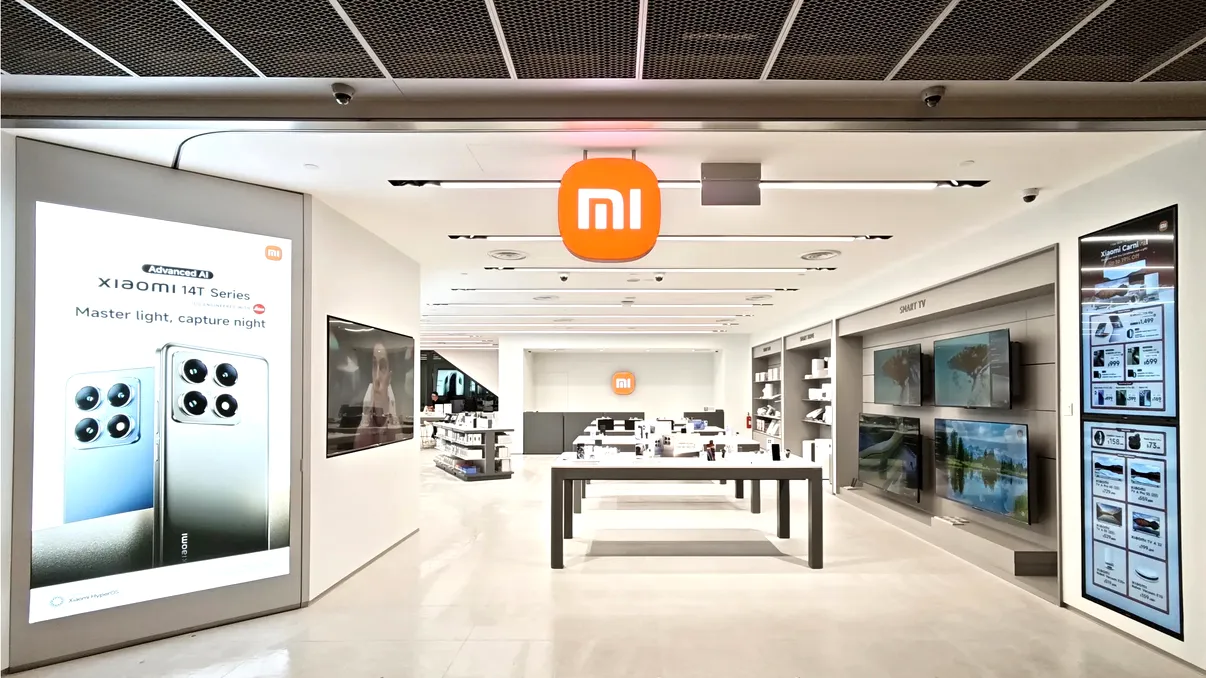 Xiaomi își deschide primul magazin oficial în România. Toate ofertele de care poți profita pe 22 noiembrie în București