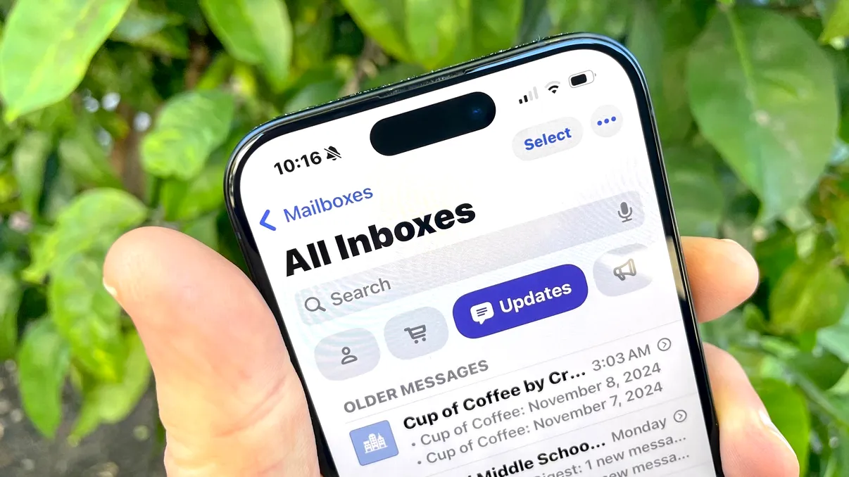 Mail pe iPhone: configurare corectă, filtre anti-spam și un inbox ordonat pentru o experiență fără stres