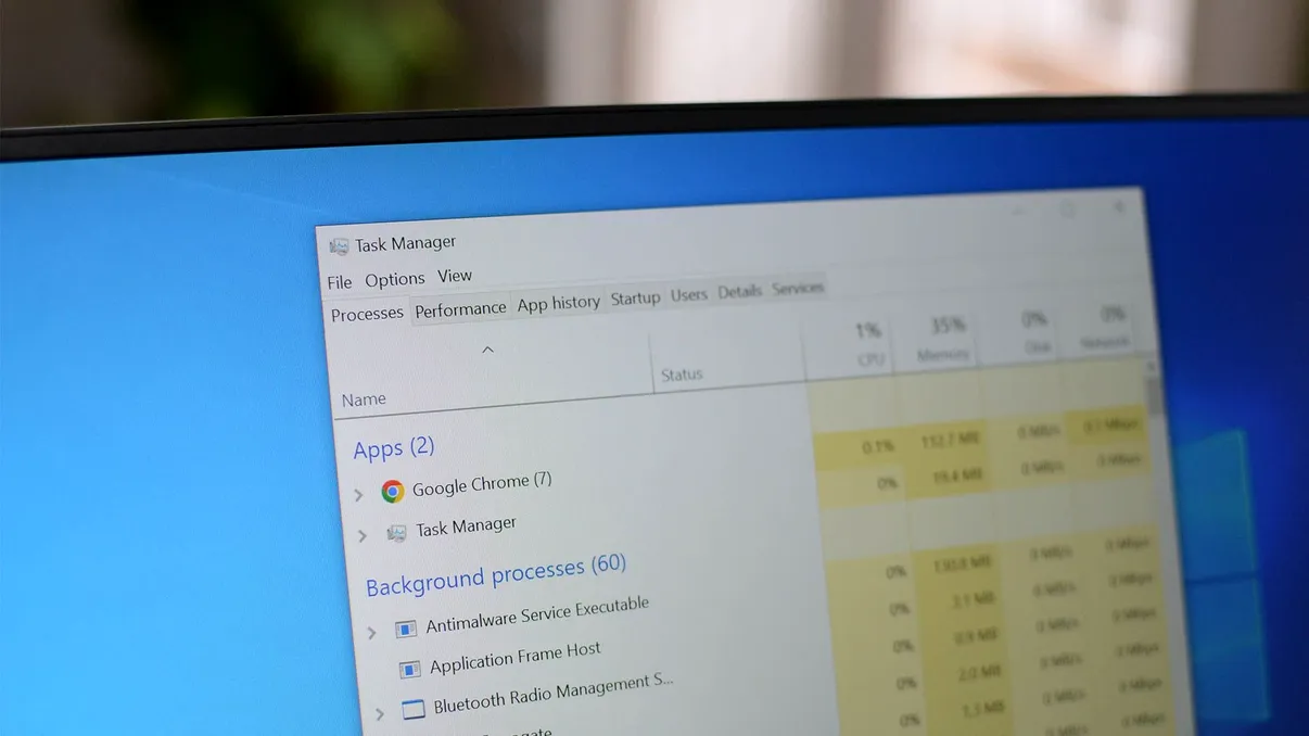 Microsoft confirmă o problemă în Windows 11: Task Manager nu se mai închide după o actualizare recentă