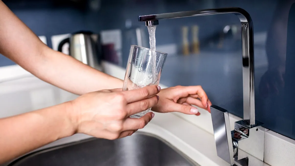 Criza apei potabile în Prahova şi Dâmboviţa: Apele Române cer declararea stării de urgență. Anunţul făcut de Bolojan. Update