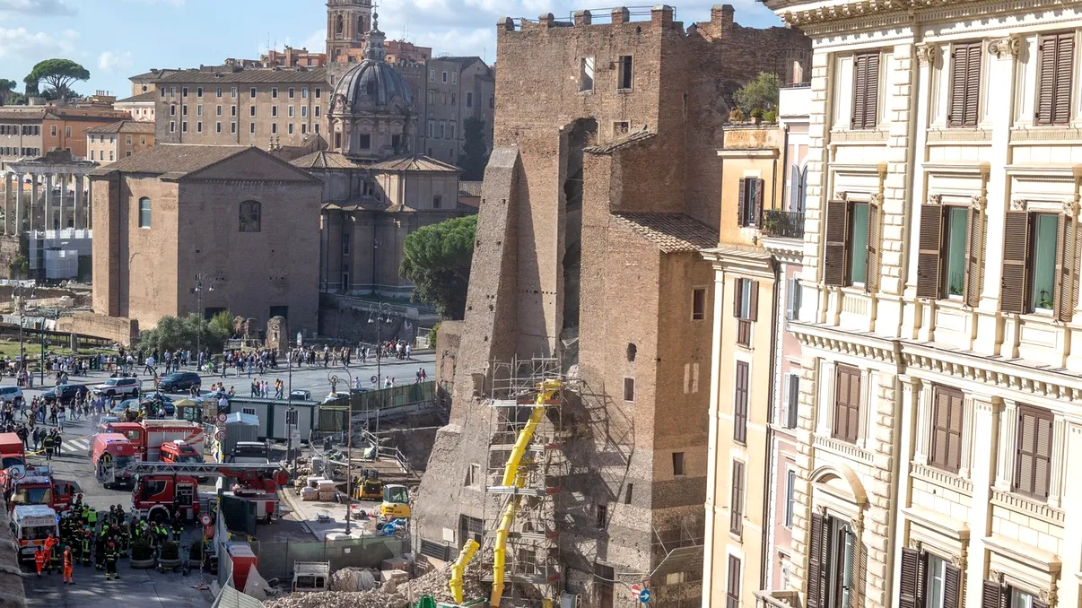 Prăbușirea Torre dei Conti în Italia. O anchetă dezvăluie nereguli grave: lucrările ar fi fost efectuate în ciuda avertismentelor