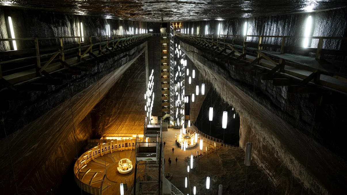 Un afacerist a pus sechestru pe acțiunile societății care administrează Salina Turda. Ce înseamnă asta pentru celebrul obiectiv turistic