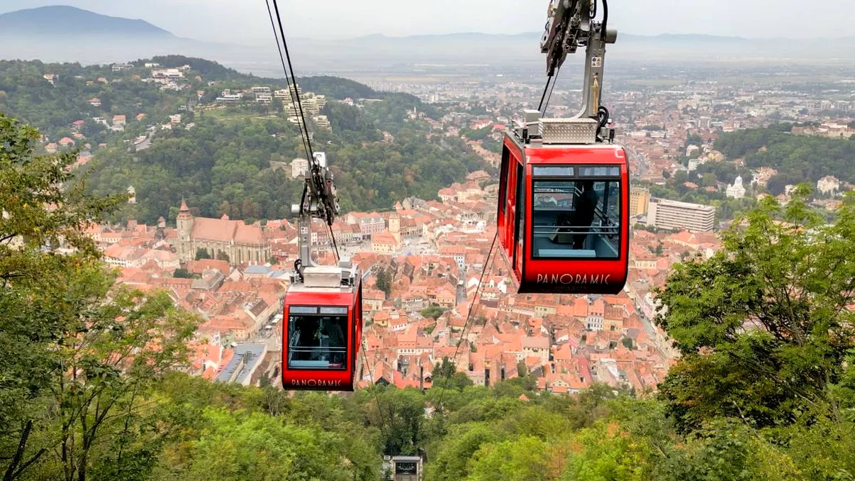 Cât costă să urci și să cobori cu telecabina de pe Tâmpa. Turiștii au parte de o experiență unică