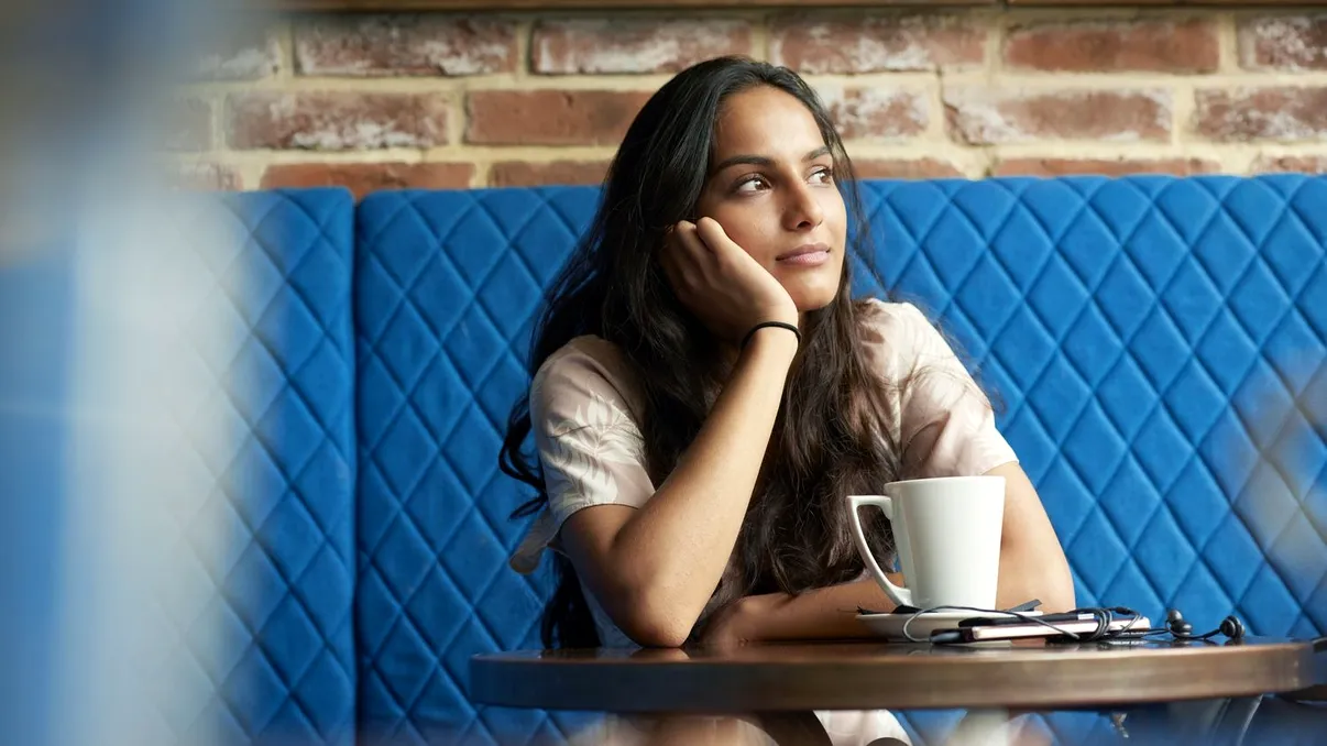 Studiu MIT: momentele în care mintea „rătăcește” ar putea fi modul prin care creierul își curăță singur deșeurile