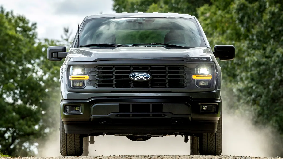 Ford recheamă 270.000 de mașini electrice și hibride în service - modele afectate și care este problema