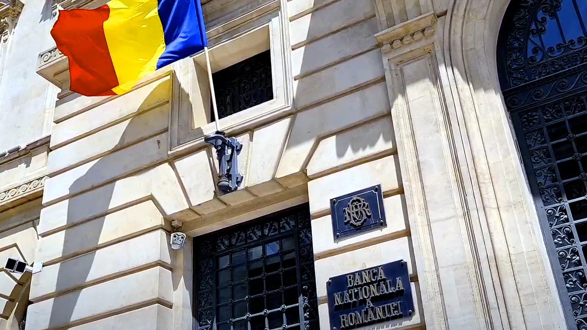 Avertismentul BNR despre viitorul României: totul pleacă de la educație. Câți absolvenți stau acasă