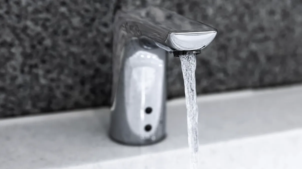 Câte zile vor mai sta fără apă cele 12 localități din Prahova? Peste 100.000 de oameni depind de rezerva de stat după turbiditatea din Barajul Paltinu