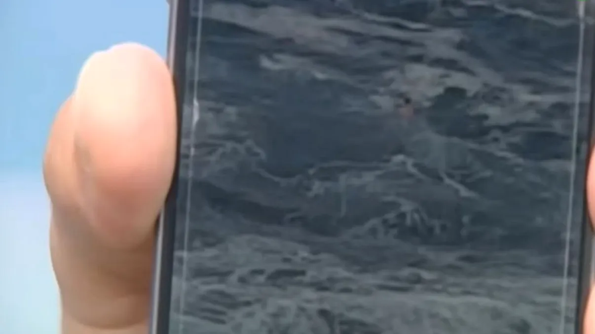 Cum au fost luaţi românii din Tenerife de valul uriaş: imaginile momentului tragic, publicate de spanioli