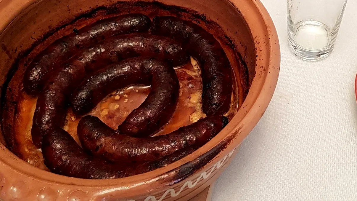 Cum se fac cârnații de casă. Carnea care se foloseşte, amestecul perfect