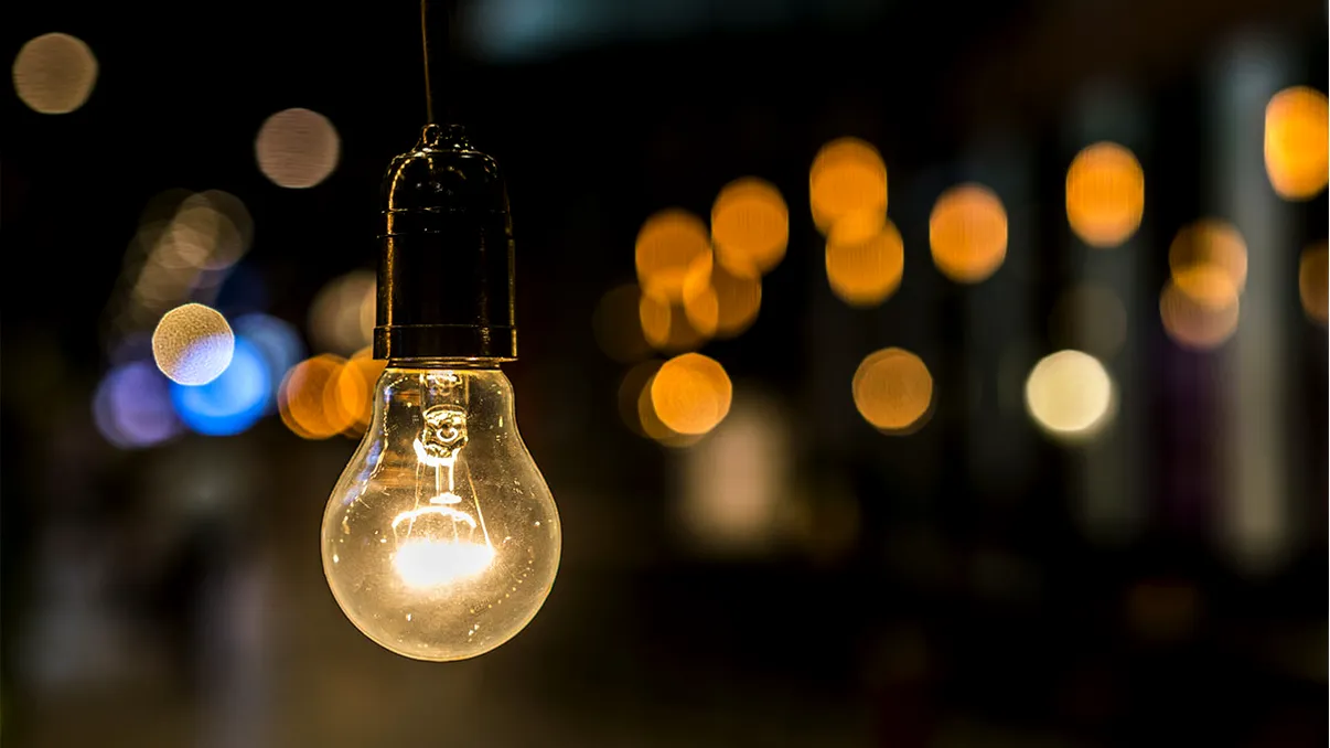 Curentul se scumpește din ianuarie 2026. Calcul: cât vei plăti pentru 100 kWh