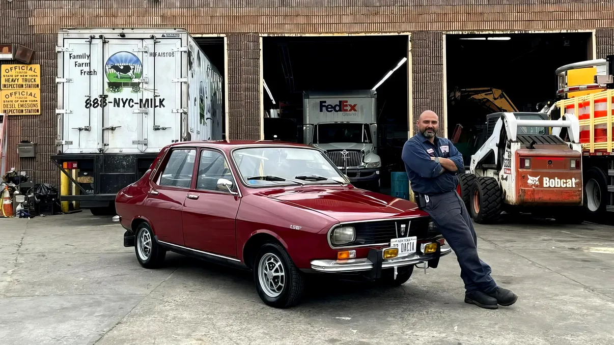 Dacia la revizie: ce operațiuni sunt esențiale și ce „extra” poți refuza fără riscuri