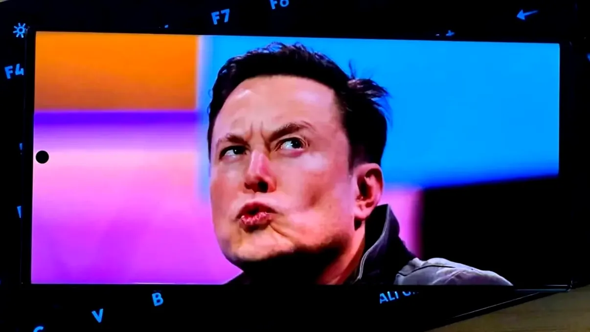 Elon Musk face trimitere la România și cere supărat desființarea UE, după ce platforma X a fost amendată de Uniune