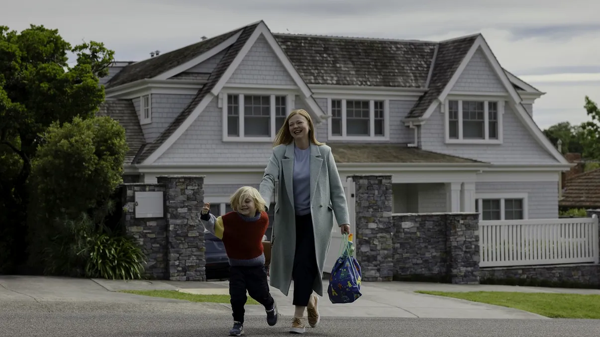 INTERVIU EXCLUSIV cu regizoarea serialului „All her fault”, Minkie Spiro - Detalii inedite despre thrillerul de pe SkyShowtime care apasă exact unde doare