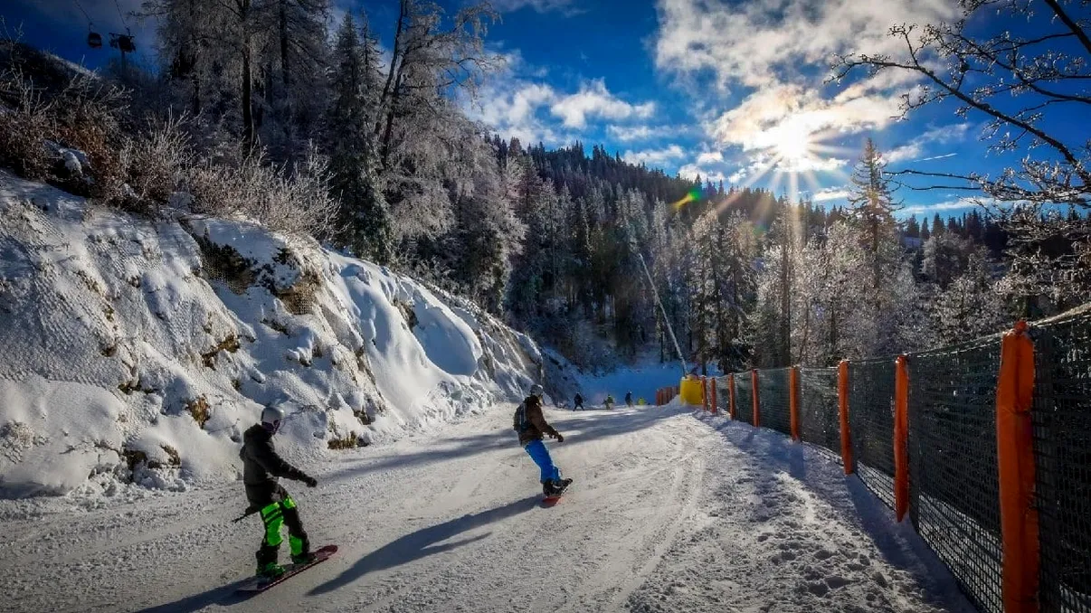 Program și prețuri Ski Pass Poiana Brașov 2025-2026. Românii se plâng de sumele mari cerute pe pârtii