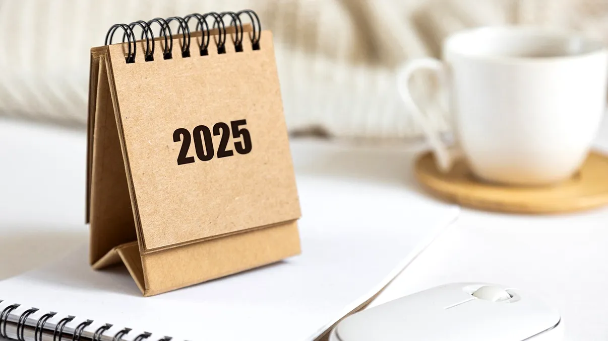 Zile libere legale rămase în 2025. Cum se compensează munca prestată în aceste zile