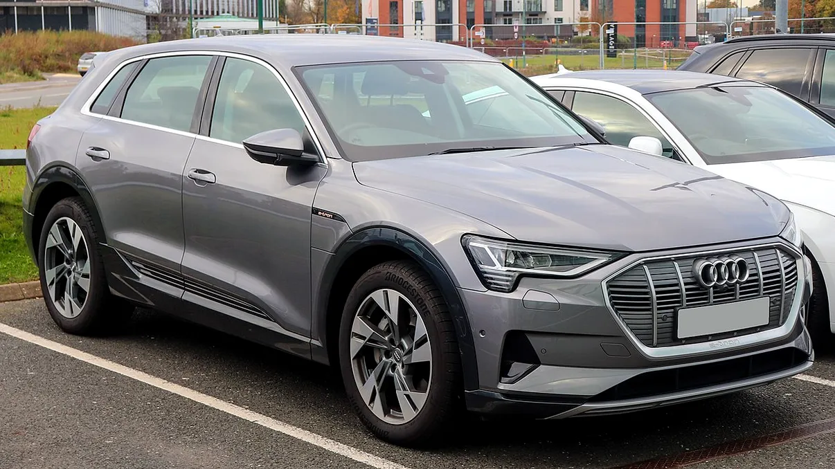 Audi A4/A6: ce faci când se aprinde martorul pentru AdBlue și cum eviți blocarea la pornire