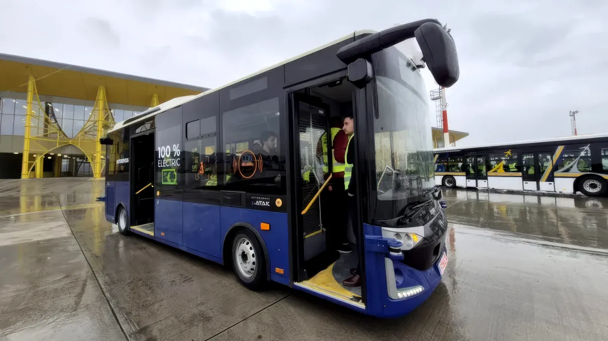 Autobuzul electric fără șofer se testează la Cluj - cum funcționează vehiculul complet autonom în România