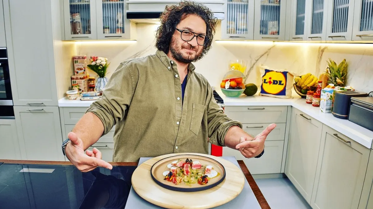 Mâncarea lui Chef Florin Dumitrescu se vinde cu 8 lei la Lidl. Porţiile sunt suficiente pentru o persoană, au intrat deja în magazine