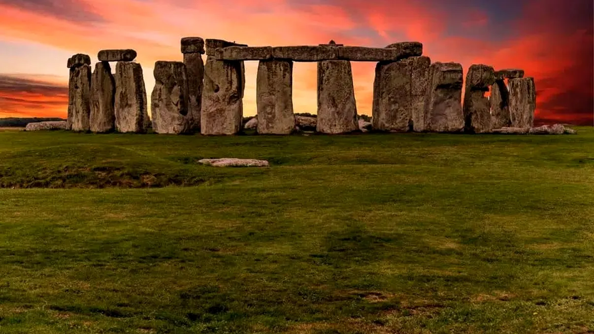 Complex arheologic uriaș descoperit lângă Stonehenge: structuri neolitice „fără precedent”