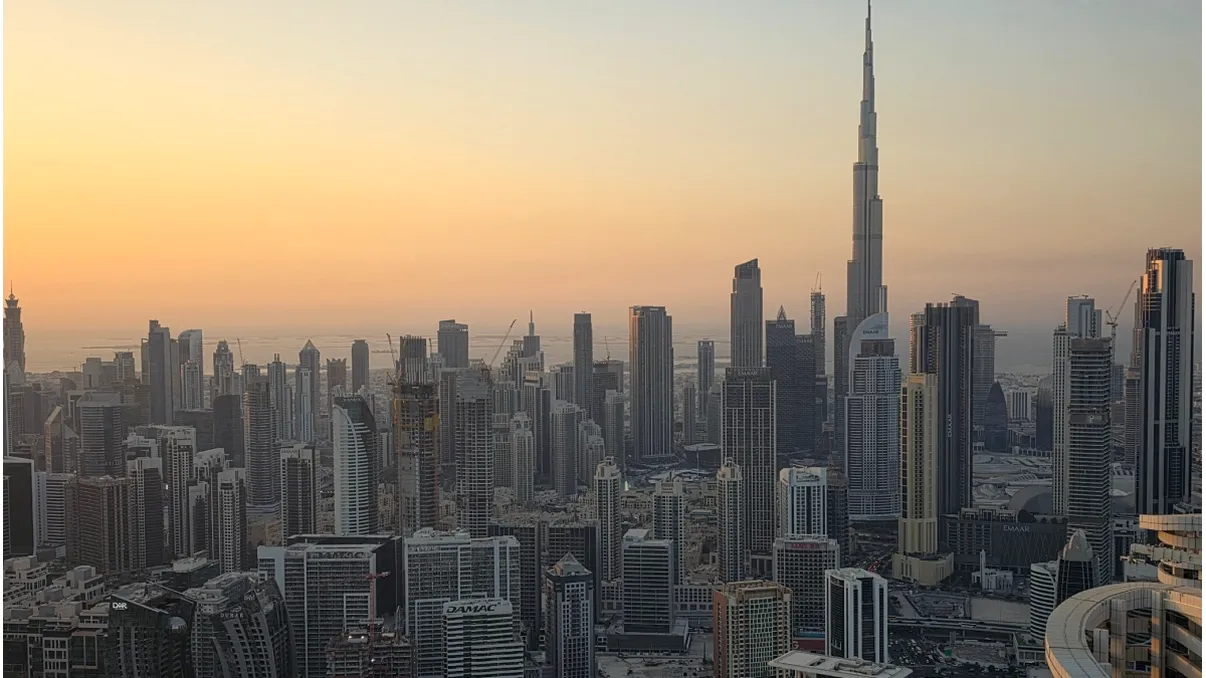 Prin Dubai, în goana după stele, scorpioni, vipere și… linște! Reportaj EXCLUSIV