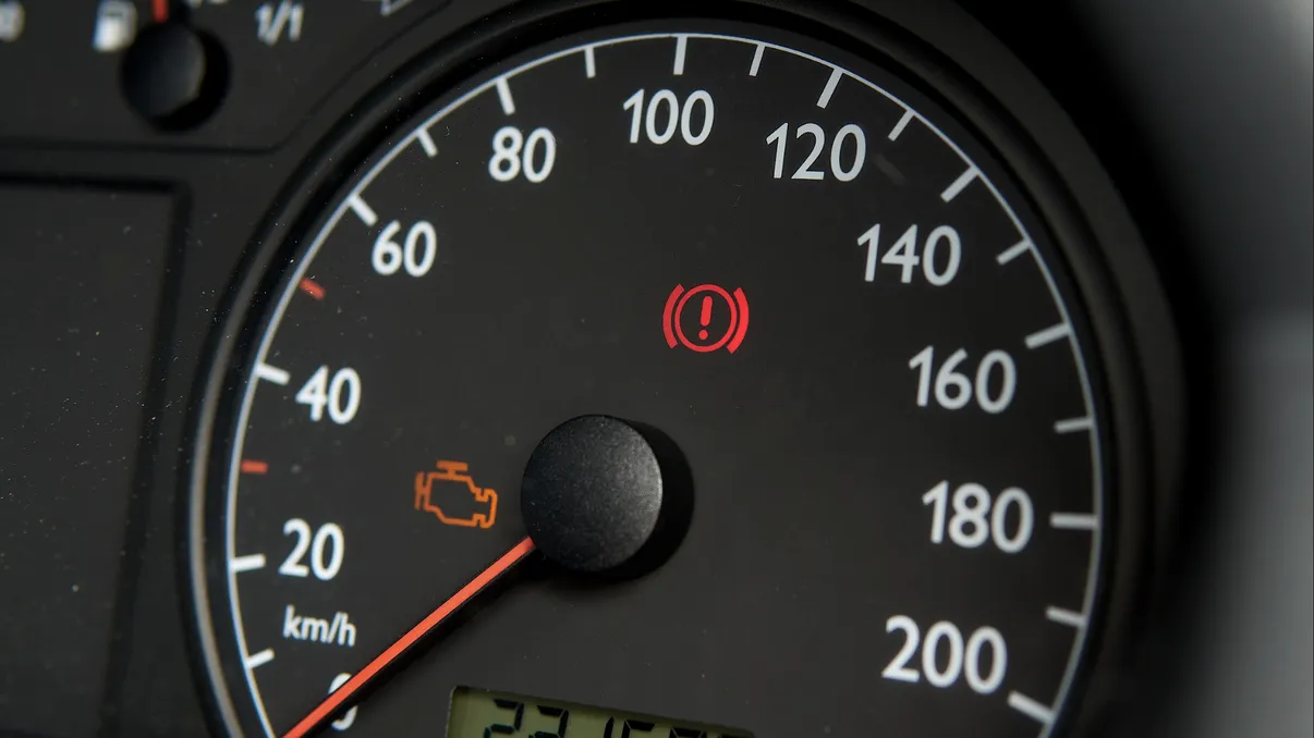 Românii conduc mai puțin cu aceeași mașină decât restul Europei, dar își schimbă vehiculele mai des