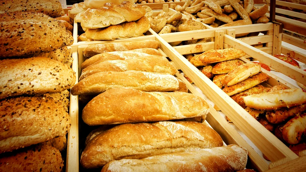 Amenzi de peste un milion de lei pentru comercianții de produse de panificație si băuturi. Ce nereguli au descoperit inspectorii ANSVSA