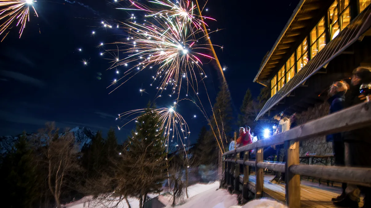 Înșelăciunea „Cabana de Revelion” face ravagii în conturile românilor. Cum îţi dai seama că nu există o cazare