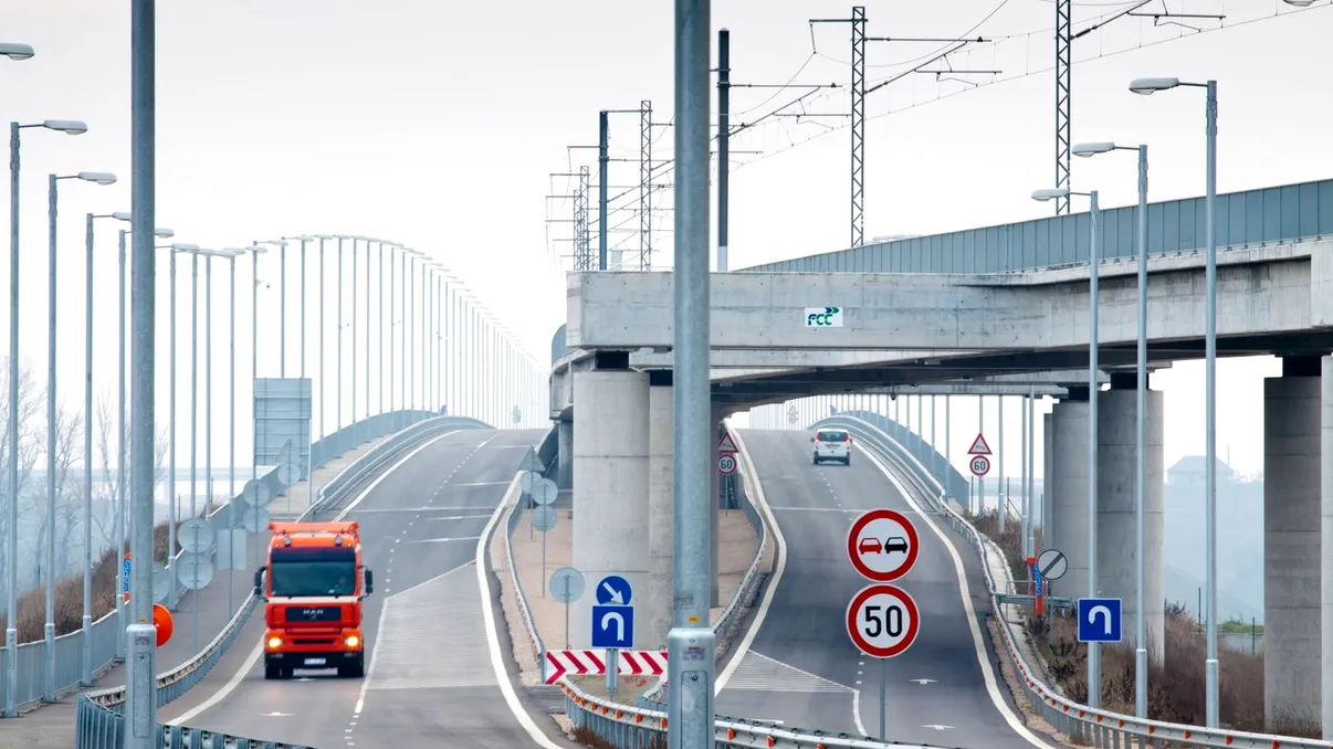 Circulația pe Podul Prieteniei, reluată pe ambele sensuri. Cât timp se aplică măsura specială