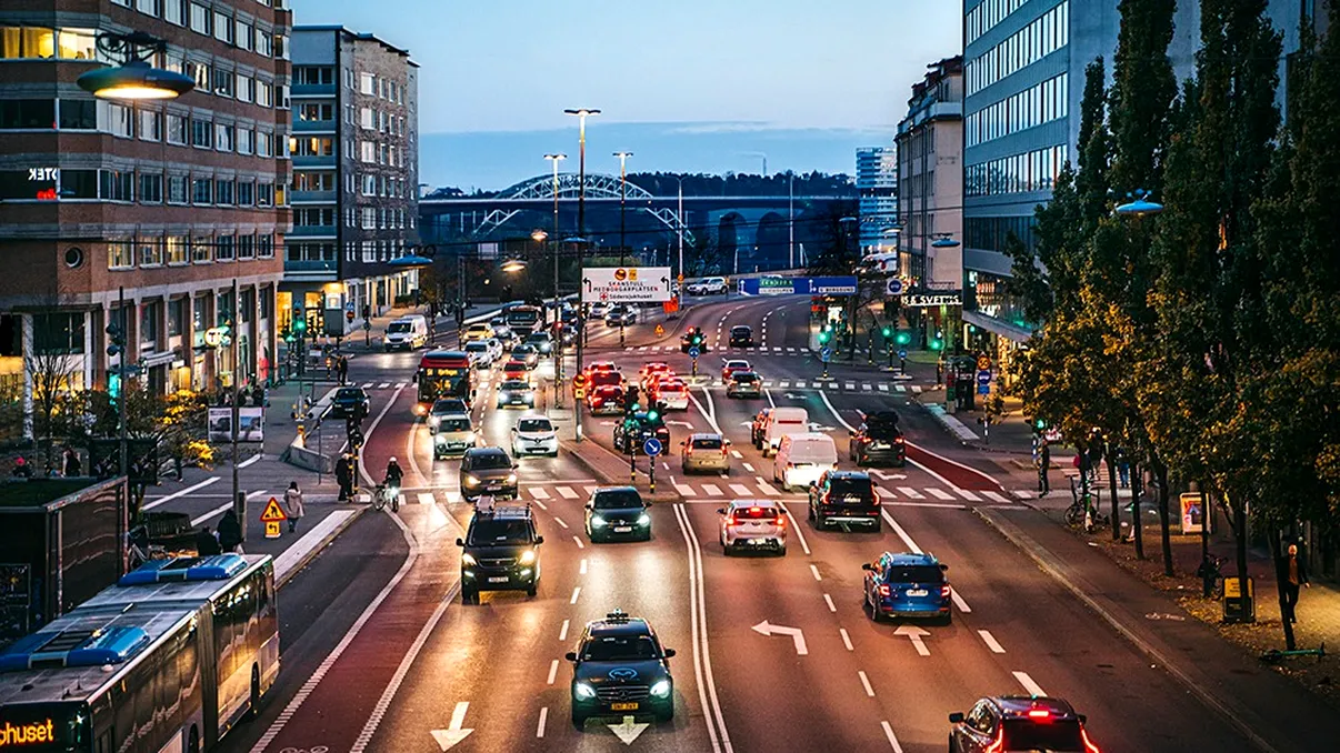 Țara din Europa care pregătește reguli noi la ITP: mașinile cu faza scurtă prea puternică ar putea fi respinse