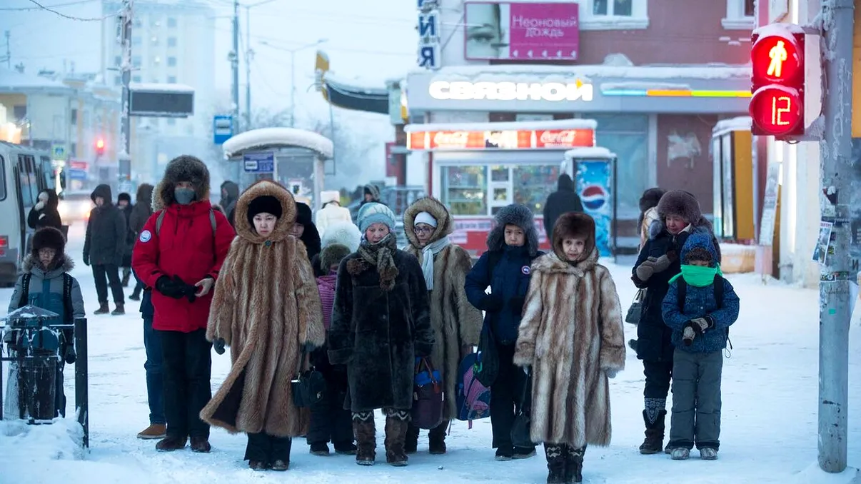 Locul de pe Pământ unde s-a înregistrat cea mai scăzută temperatură din istorie. Zăpada a acoperit clădirile până la etajul doi