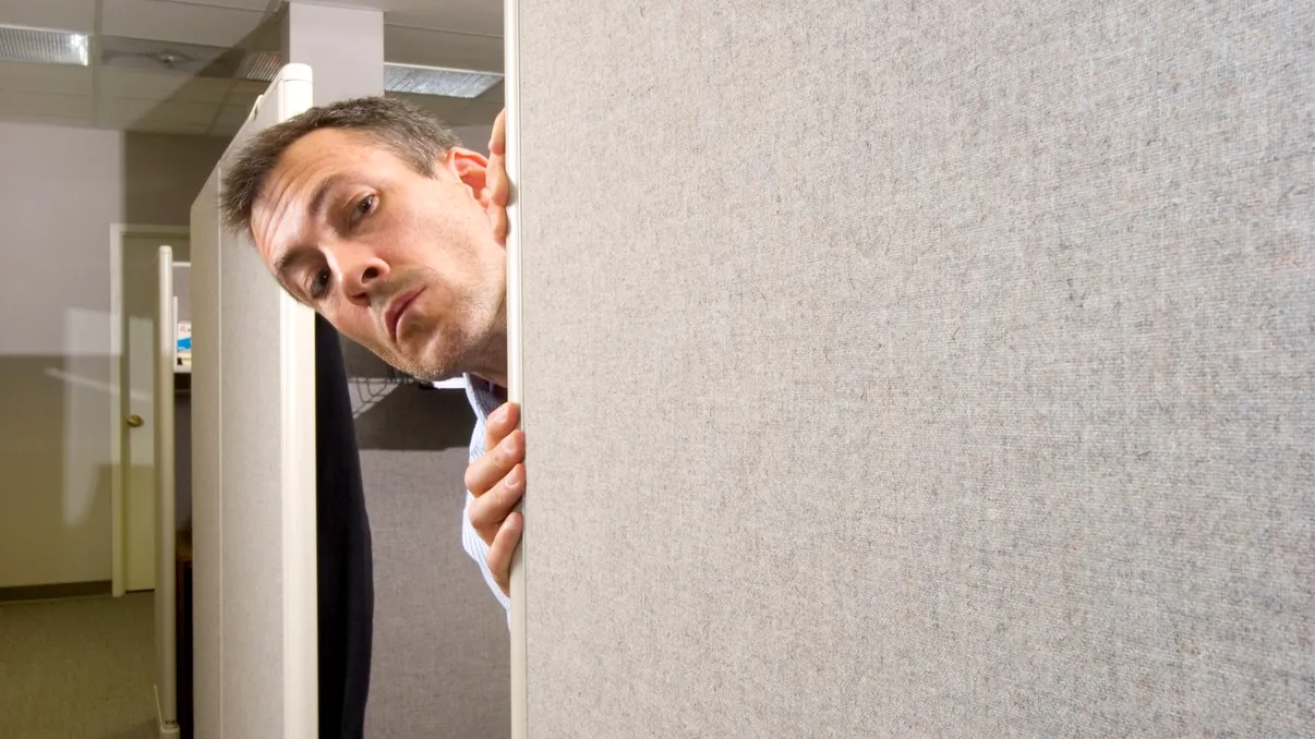 Spionajul între soț și soție: Când încalci legea în România dintr-o bănuială