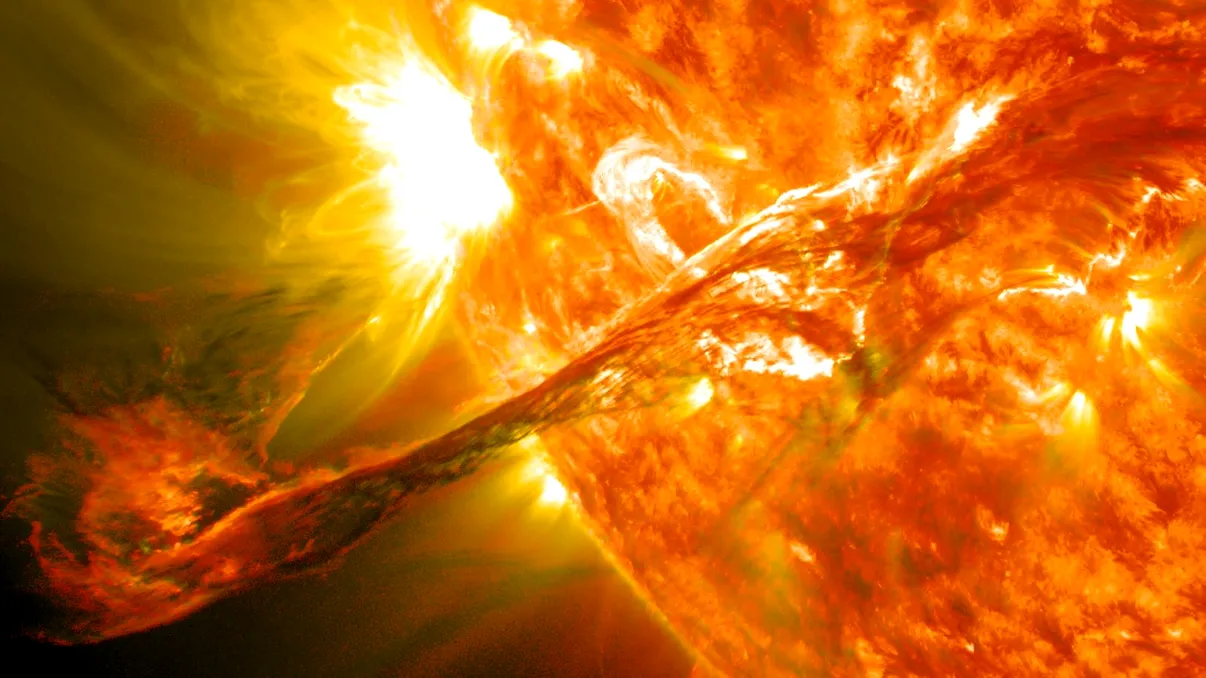 Studiu alarmant - O furtună solară ar putea paraliza sateliții Pământului în doar trei zile