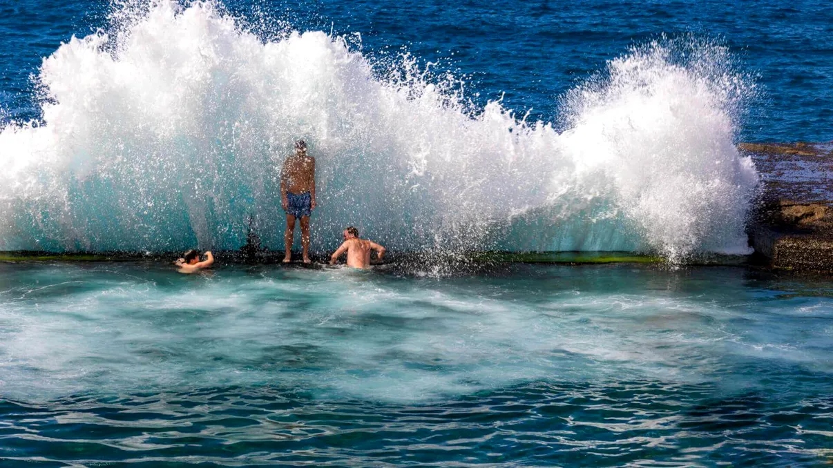 Românca moartă în Tenerife din cauza unui val uriaş era mama a doi copii. Dezvăluiri dureroase: 