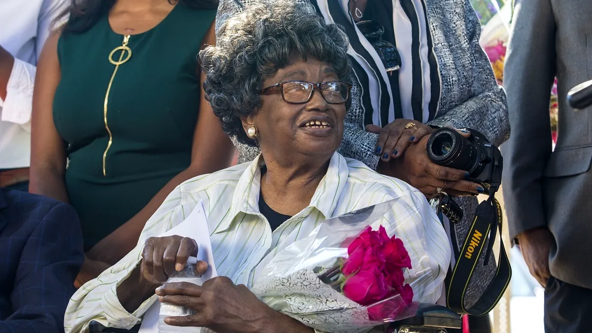 A murit Claudette Colvin, cea care, la doar 15 ani, a refuzat să-și cedeze locul în autobuz și a schimbat istoria SUA