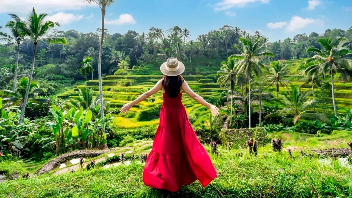 Bali introduce controale mai dure pentru turiștii străini. Ce vor verifica autoritățile la intrarea pe insulă din 2026