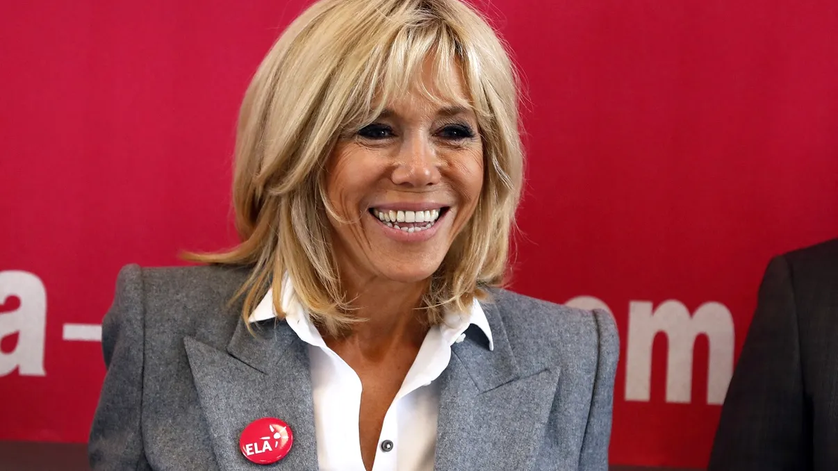 Brigitte Macron, distracţie pe ringul de dans. Imagini rare cu prima doamnă a Franţei. Video
