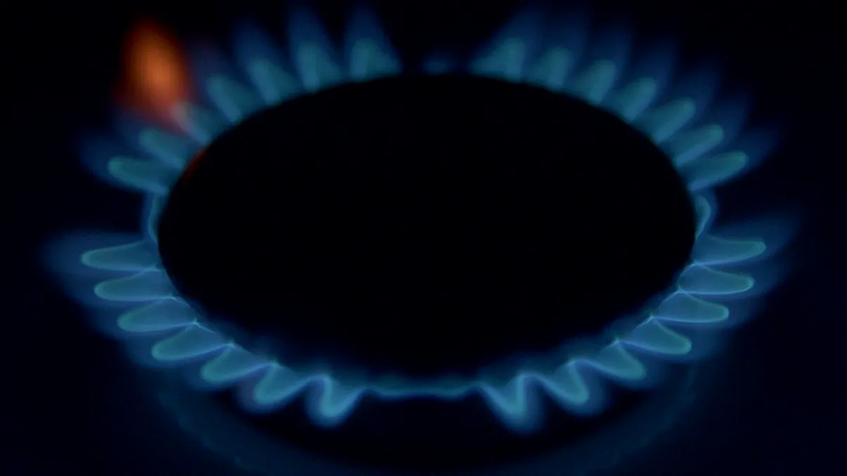 Cât ar putea crește prețul gazelor de la 1 aprilie, dacă se elimină plafonarea.  Tabel cu prețurile estimate