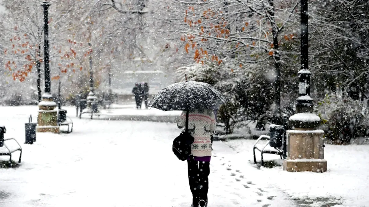 Cod portocaliu de ninsori și viscol, extins până marți. ANM anunță vreme severă, județele afectate