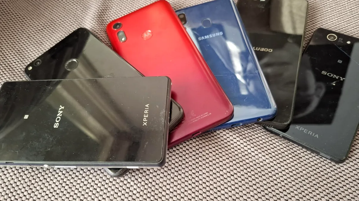 Cum transformi telefoanele vechi în camere de supraveghere gratuite: ghid complet