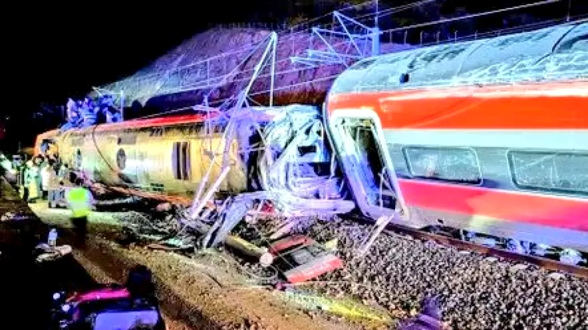 Accident feroviar Spania. Anchetatorii au găsit o îmbinare ruptă pe şină. Mărturiile pasagerilor: 