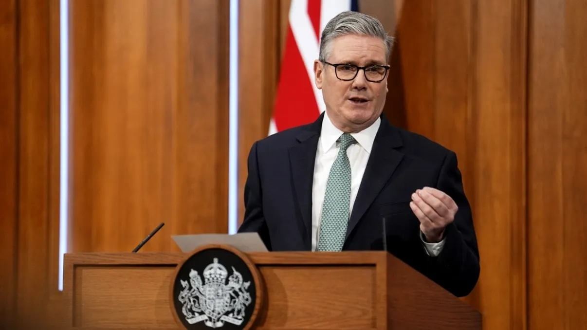 Fără precedent, premierul britanic, Keir Starmer, îi cere lui Trump să-și ceară scuze public