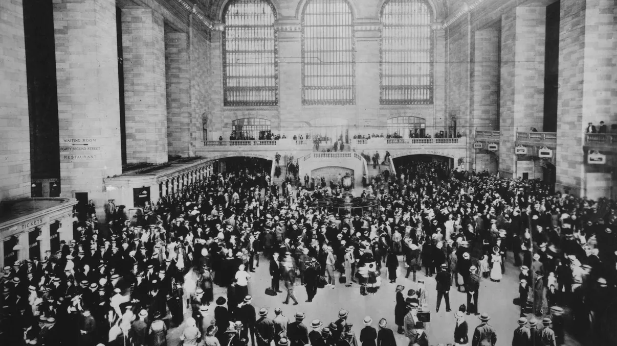 2 februarie în istorie: de la încoronări imperiale la răsturnări de regim