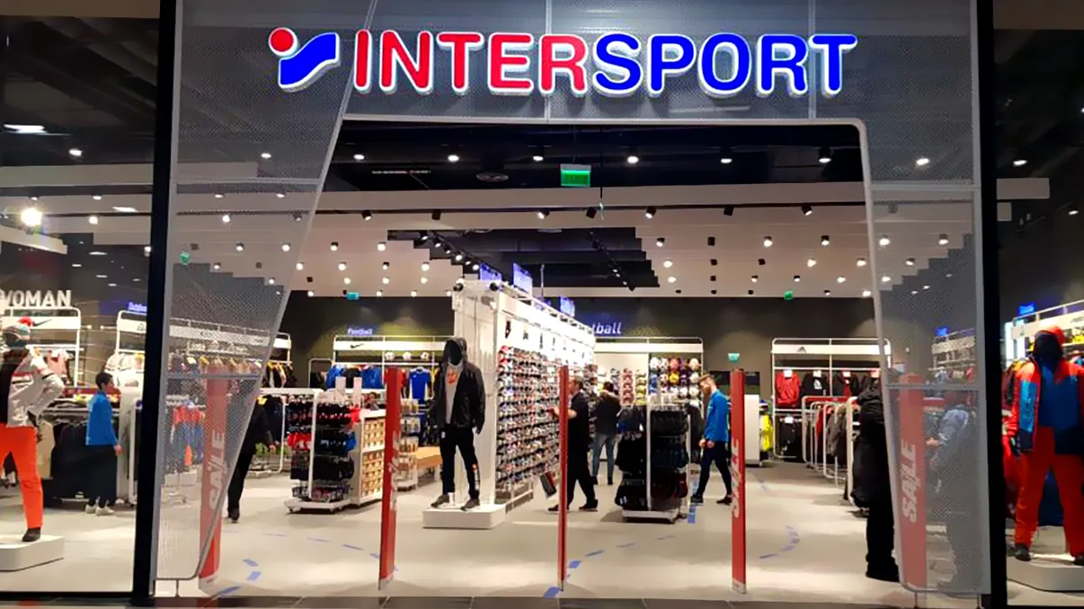 Intersport, cu magazine și în România, a revândut informațiile a peste 10 milioane de clienți către Facebook și primește o amendă uriașă
