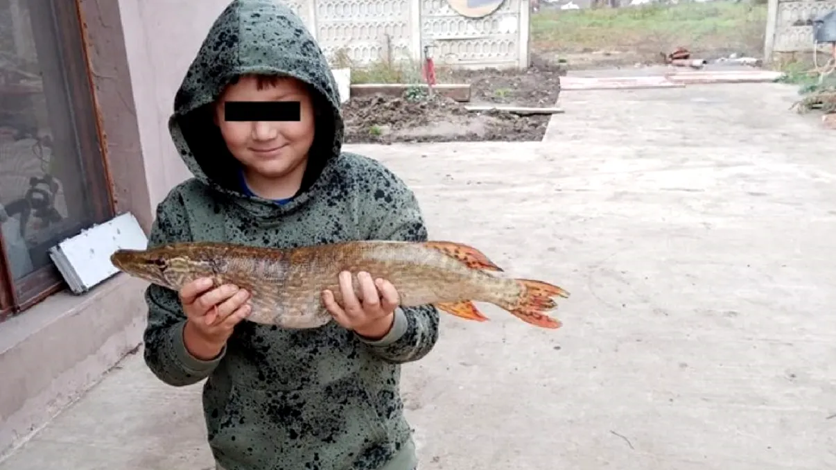 Mama lui Mario, distrusă de durere după moartea fiului ei. Apropiații spun că nu poate comunica