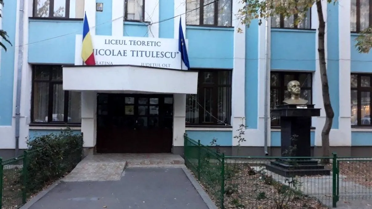 Miros de gaze lângă un liceu din Slatina. Peste 200 de elevi și angajați, evacuați preventiv