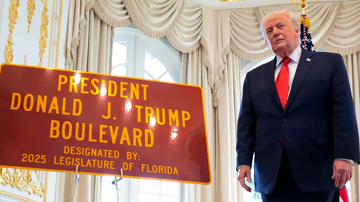 Cultul personalității ia amploare în SUA. Bulevardul „Donald J. Trump” a fost inaugurat chiar de însuși „liderul suprem” de la Casa Albă