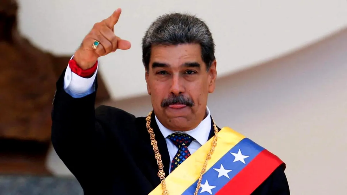 Primele imagini cu Nicolas Maduro după ce a fost capturat. El și soția lui au fost scoși cu forța din dormitorul matrimonial