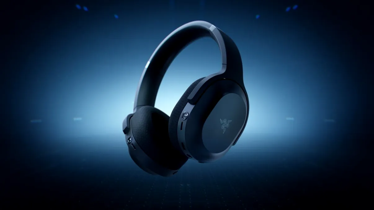 Razer Project Motoko: căștile cu camere și AI care vor să înlocuiască ochelarii inteligenți