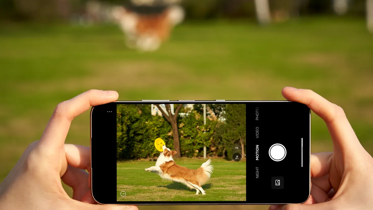 TCL NXTPAPER 70 Pro, noul telefon cu Android lansat la CES 2025: Ecran prietenos cu ochii și funcții AI avansate